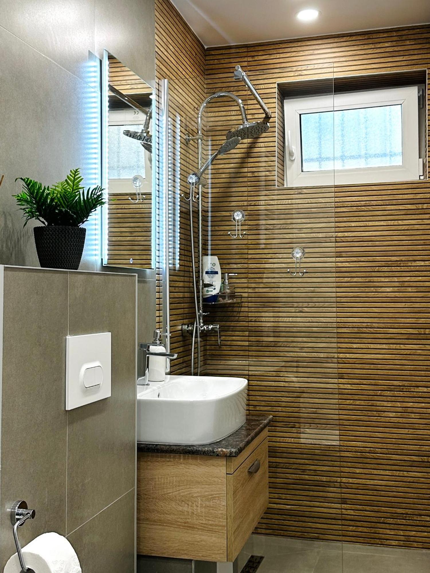 Central Charm Apartment Targu Neamt Exterior photo