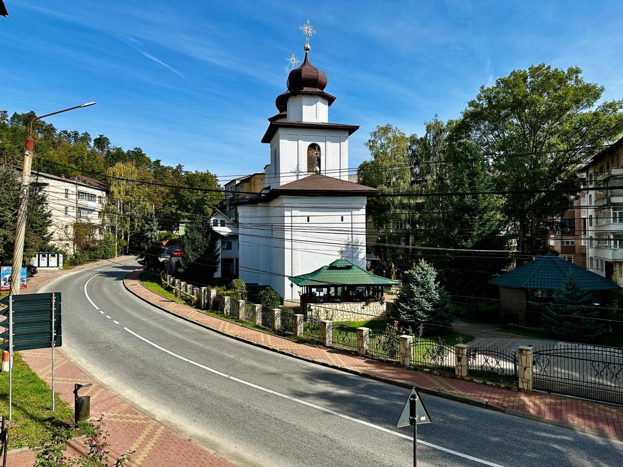 Central Charm Apartment Targu Neamt Exterior photo
